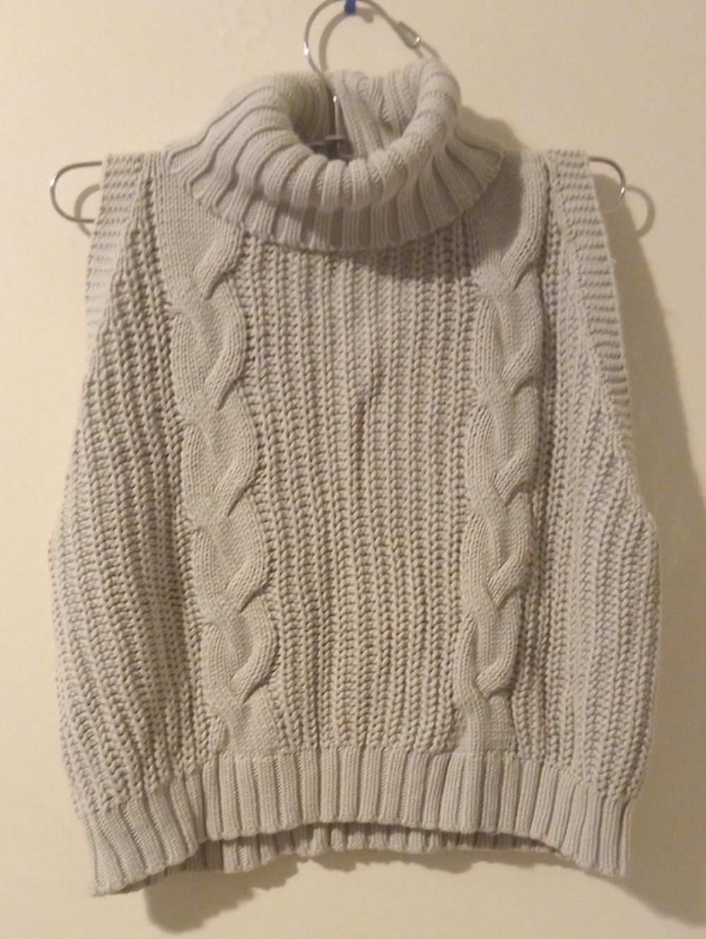 Kendall & Kylie Light Gray Cable Knit Sleeveless Turtleneck Sweater